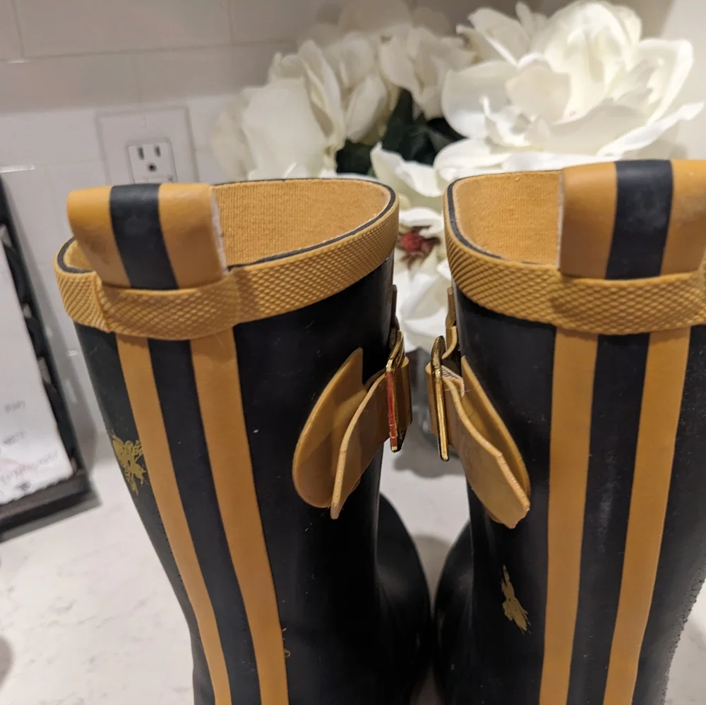 Bumble Bee Welly Rain Boots